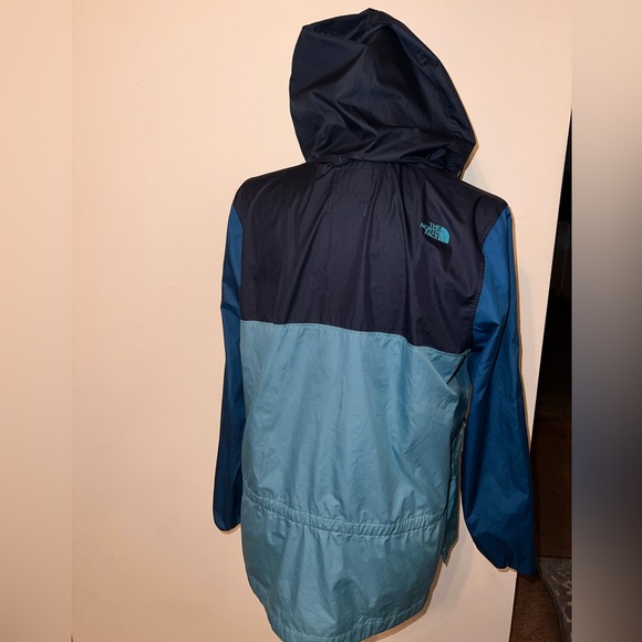 The North Face Windbreaker - Picture 7 of 9